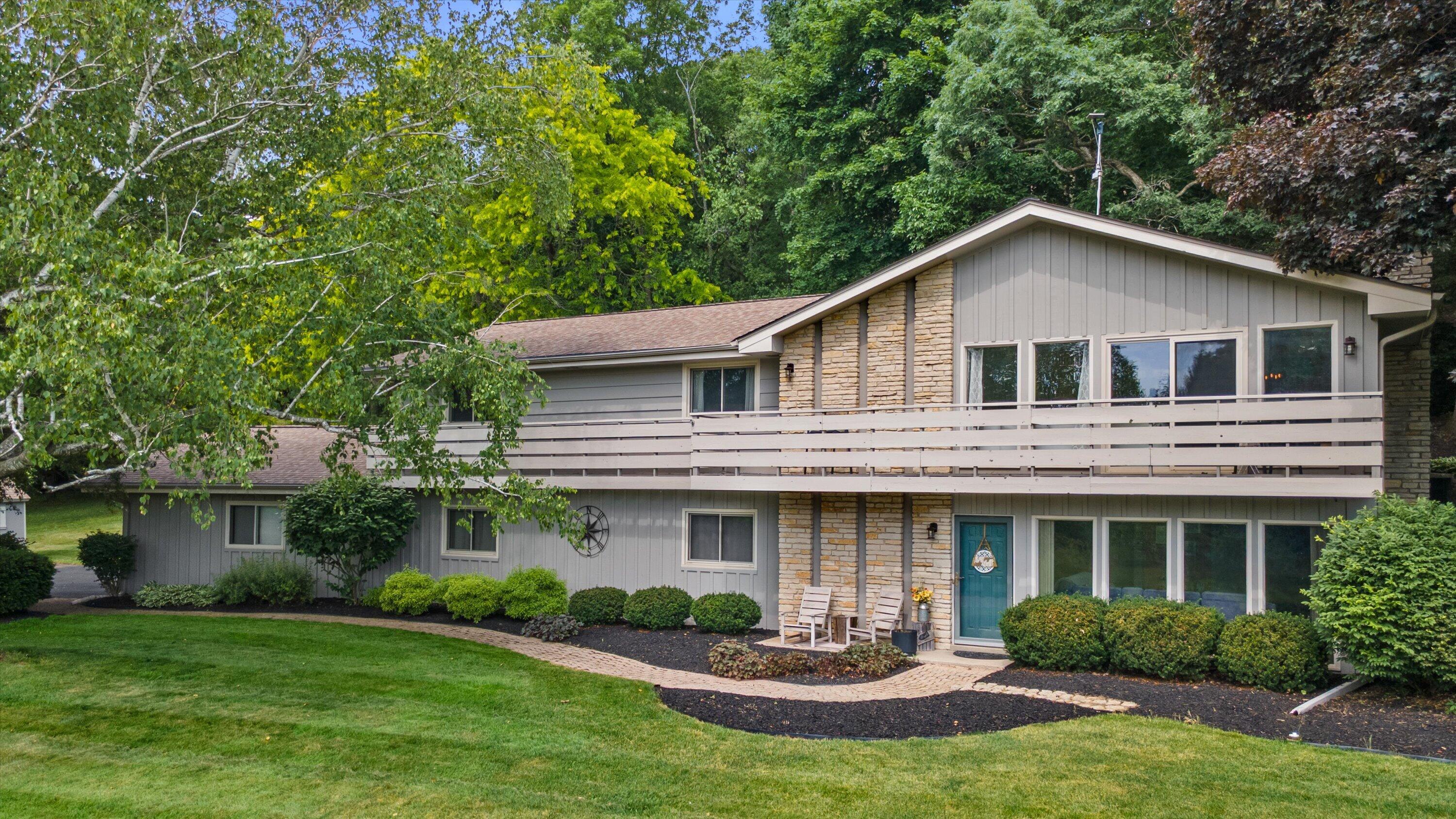 W290S2811 Carmarthen Road Genesee, WI 53188 - Photo 43 of 49 Front