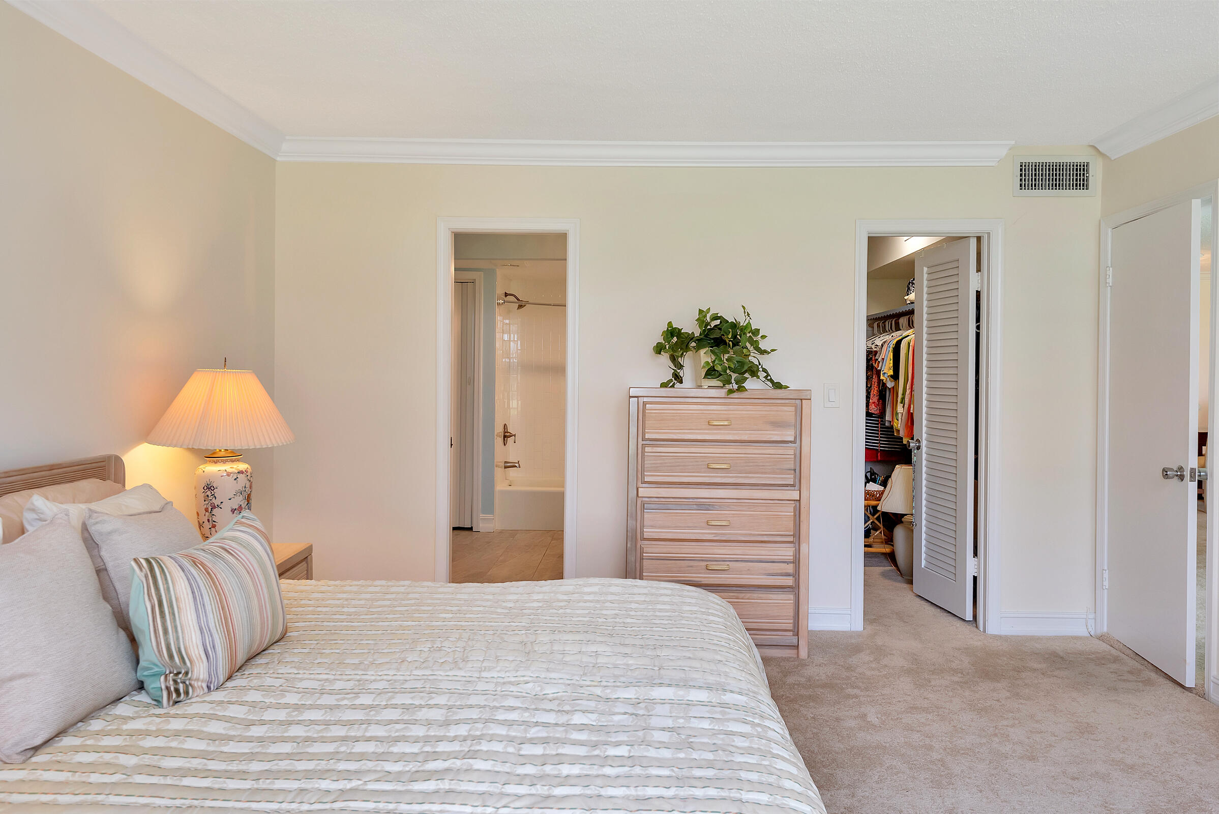 157 Atlantis Boulevard, Unit 102 Atlantis, FL 33462 - Photo 32 of 44 102 - 033