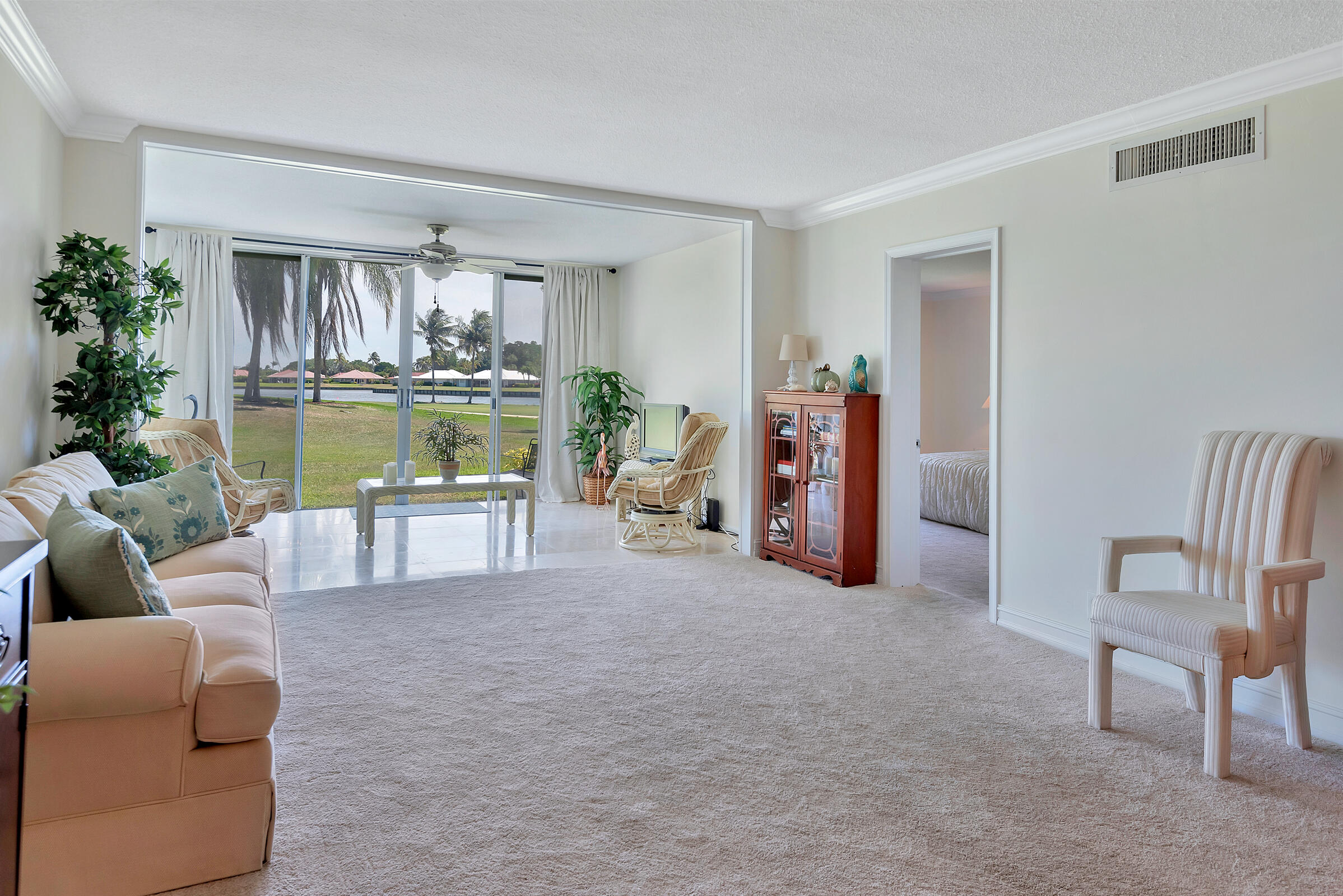 157 Atlantis Boulevard, Unit 102 Atlantis, FL 33462 - Photo 10 of 44 102 - 010