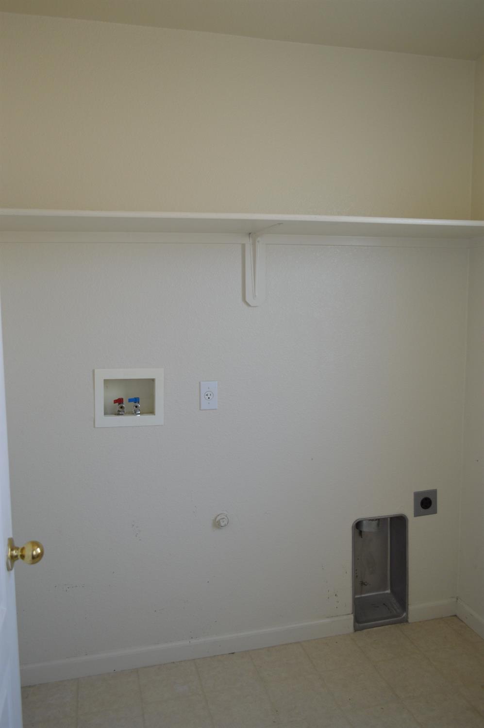 4227 Ivory Lane Turlock, CA 95382 - Photo 26 of 60 a view of a closet