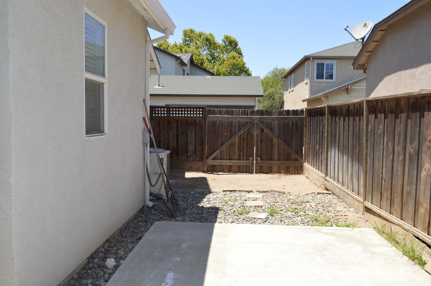4227 Ivory Lane Turlock, CA 95382 - Photo 56 of 60 a view of a backyard