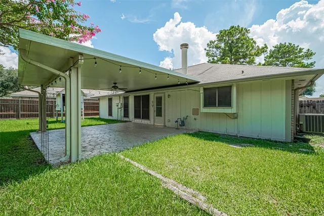 $2,000 | 6907 Yardley Drive, Katy, TX 77494