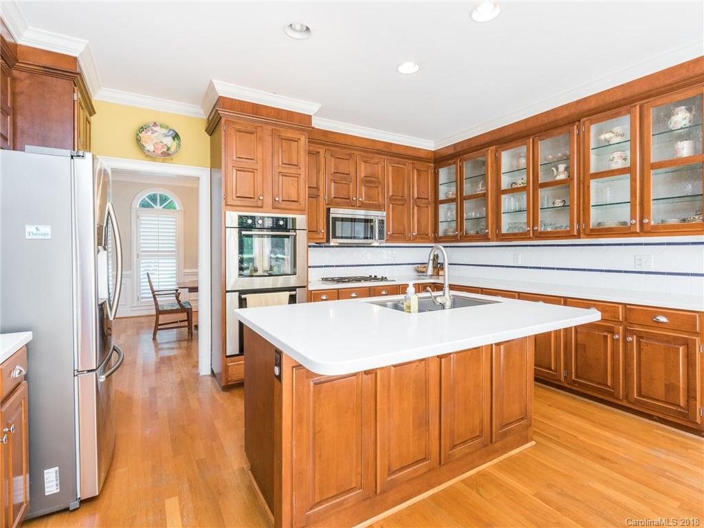4833 Nora's Path Road Charlotte, NC 28226 - Photo 3 of 34