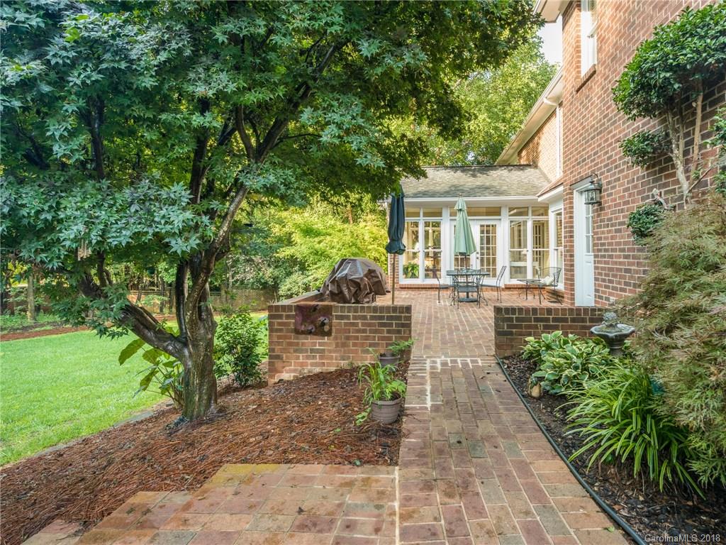 4833 Nora's Path Road Charlotte, NC 28226 - Photo 7 of 34
