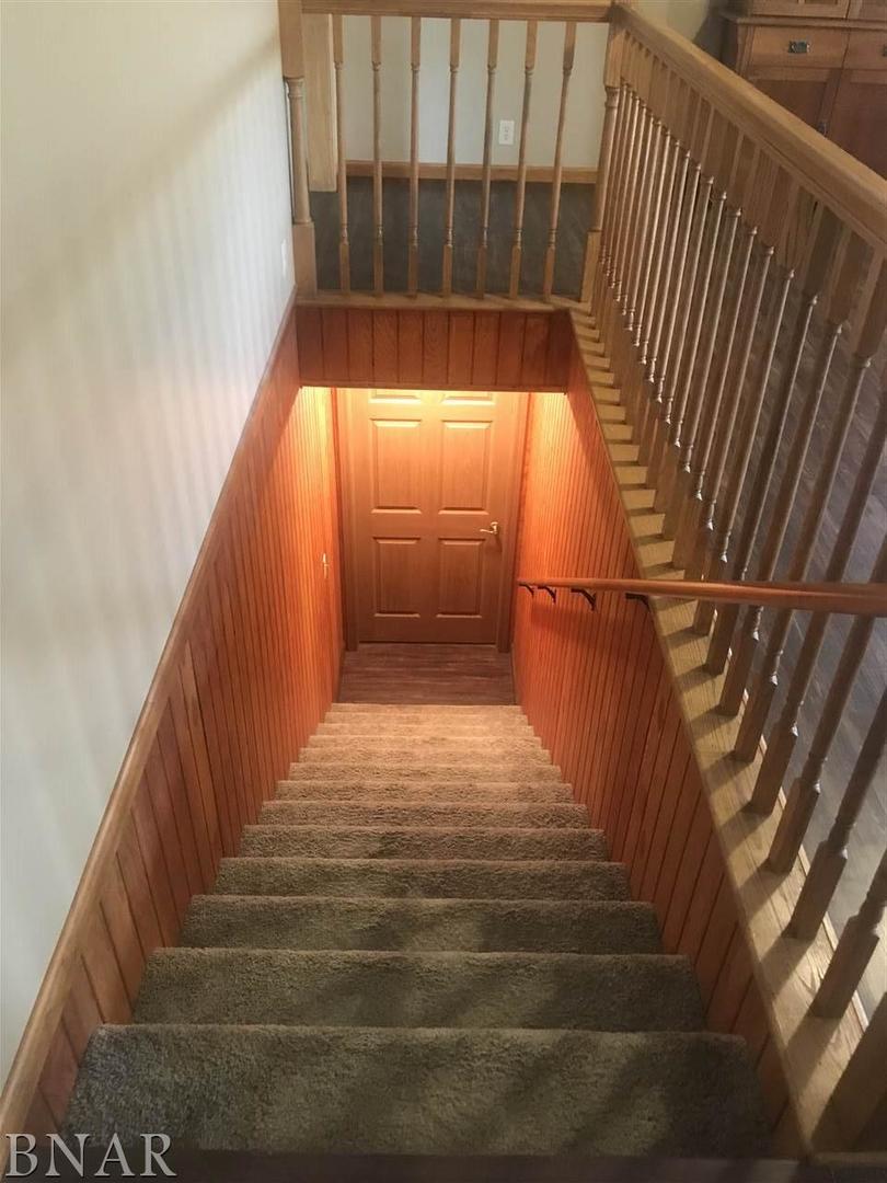 9563 Clintonia Road Clinton, IL 61727 - Photo 21 of 45 a view of entryway