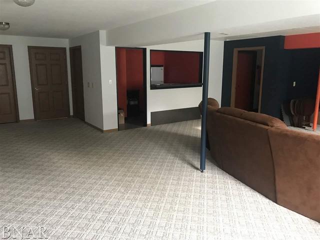 9563 Clintonia Road Clinton, IL 61727 - Photo 25 of 45 a view of livingroom with furniture