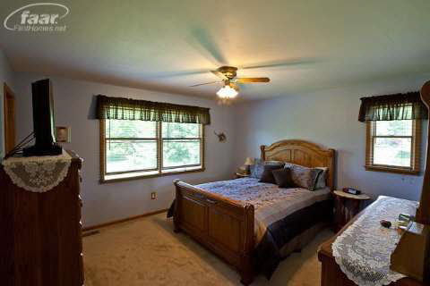 7382 Lobdell Road Linden, MI 48451 - Photo 12 of 24 20360075-11.JPG