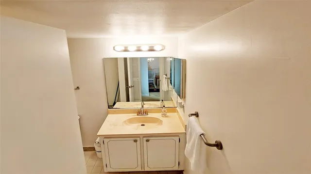 $1,400 | 367 South Federal Highway, Unit B105, Deerfield Beach, FL 33441