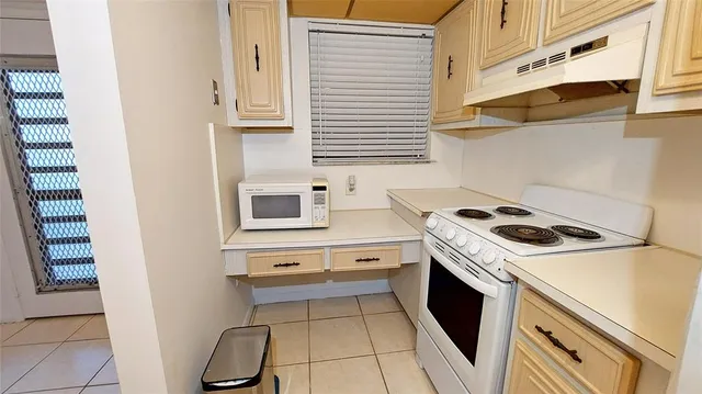 $1,400 | 367 South Federal Highway, Unit B105, Deerfield Beach, FL 33441