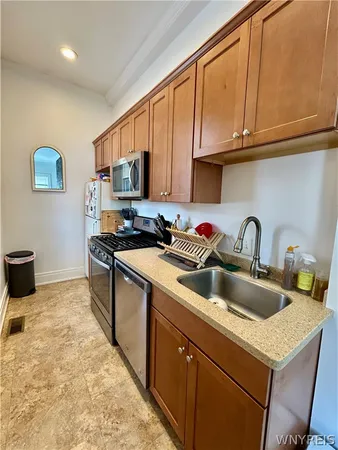 $1,100 | 307 Summer Street, Unit 8, Buffalo, NY 14222