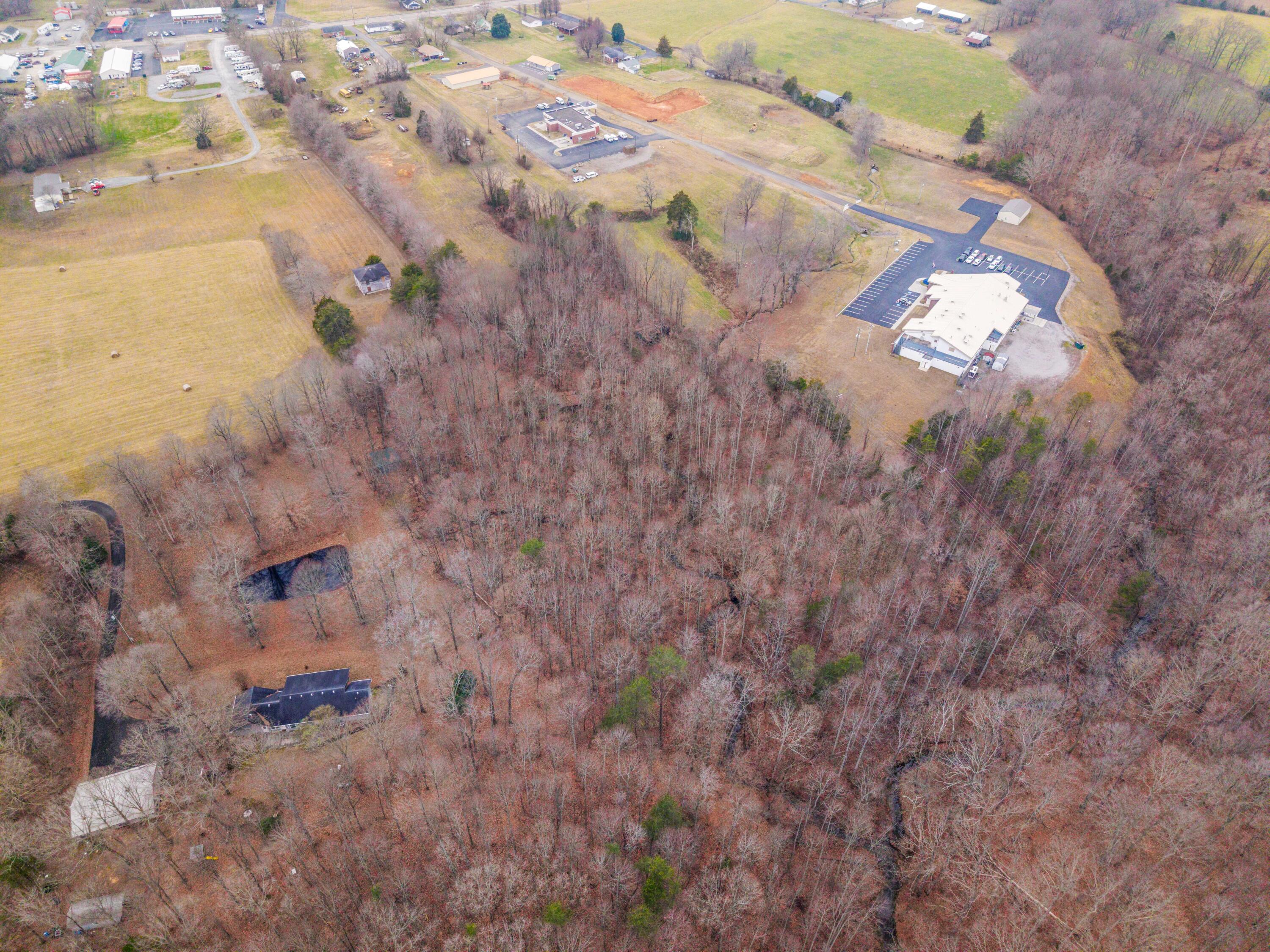 77 Barnett Road Russell Springs, KY 42642 - Photo 23 of 36 77 Barnett Photo-17