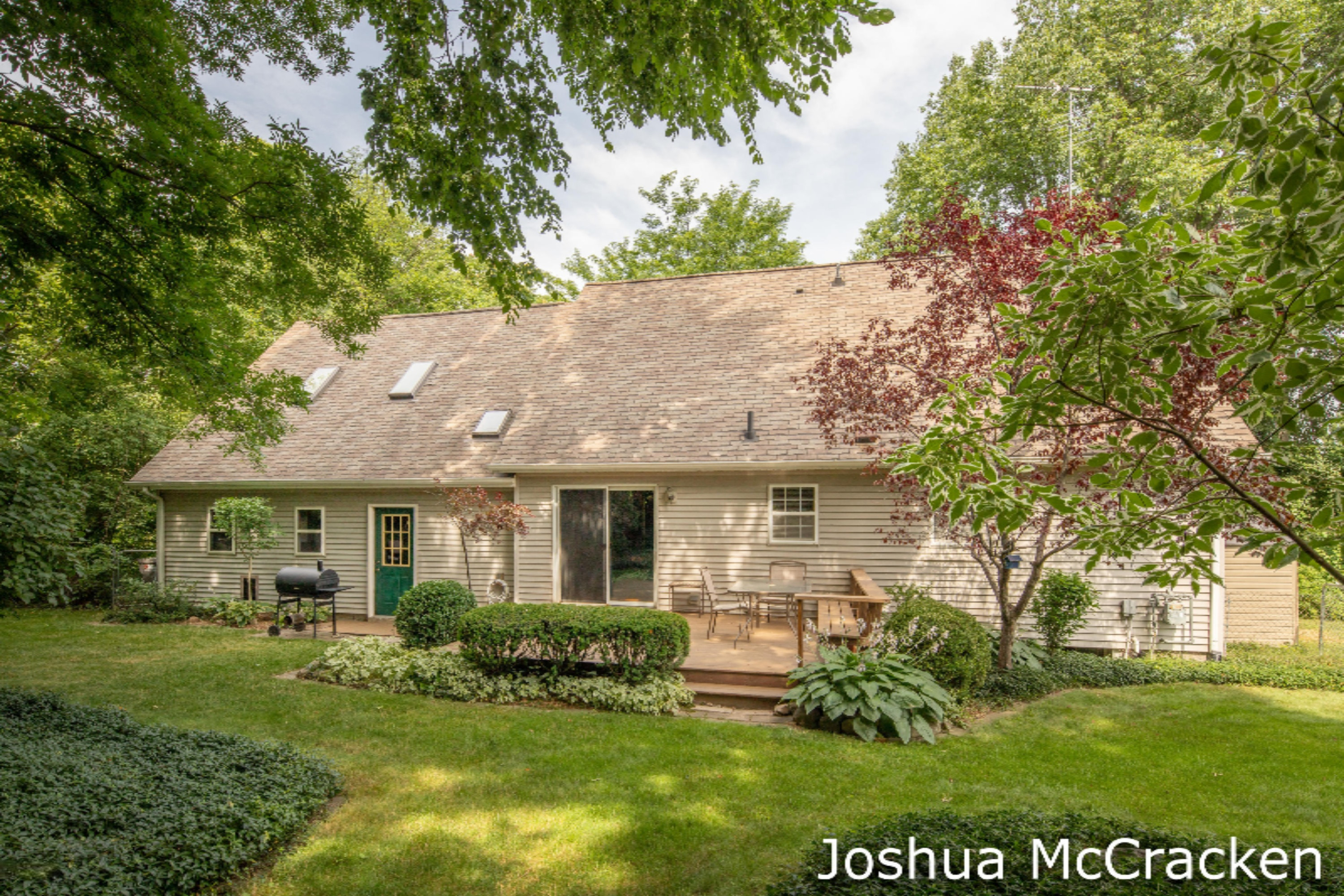 407 Dakota Drive Northwest Grand Rapids, MI 49544 - Photo 18 of 24 Joshua McCracken-Dakota Drive NW GR-2