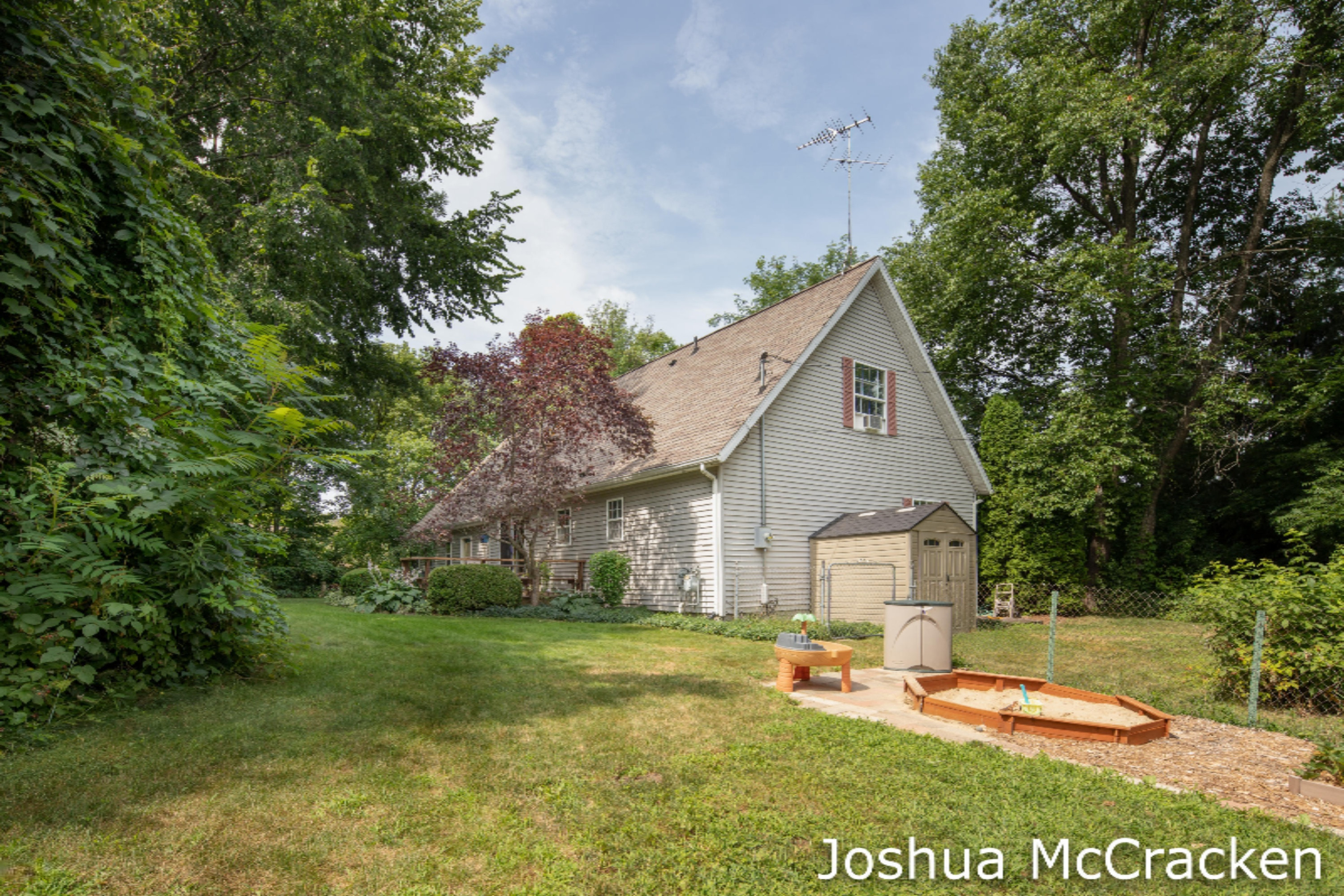 407 Dakota Drive Northwest Grand Rapids, MI 49544 - Photo 19 of 24 Joshua McCracken-Dakota Drive NW GR-23