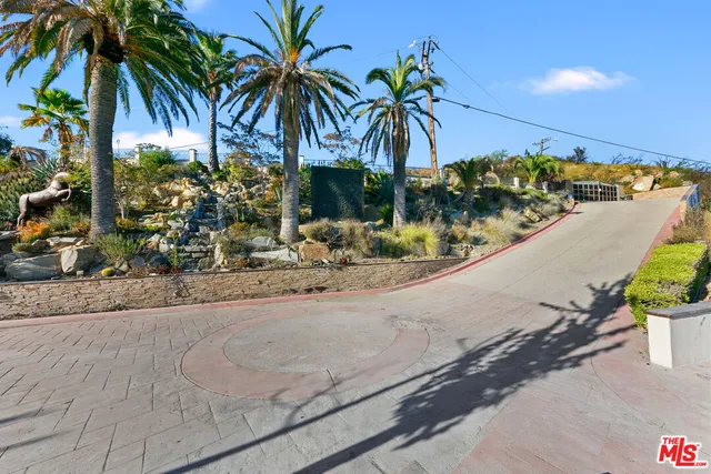 $4,590,000 | 23000 Saddle Peak Road, Topanga, CA 90290