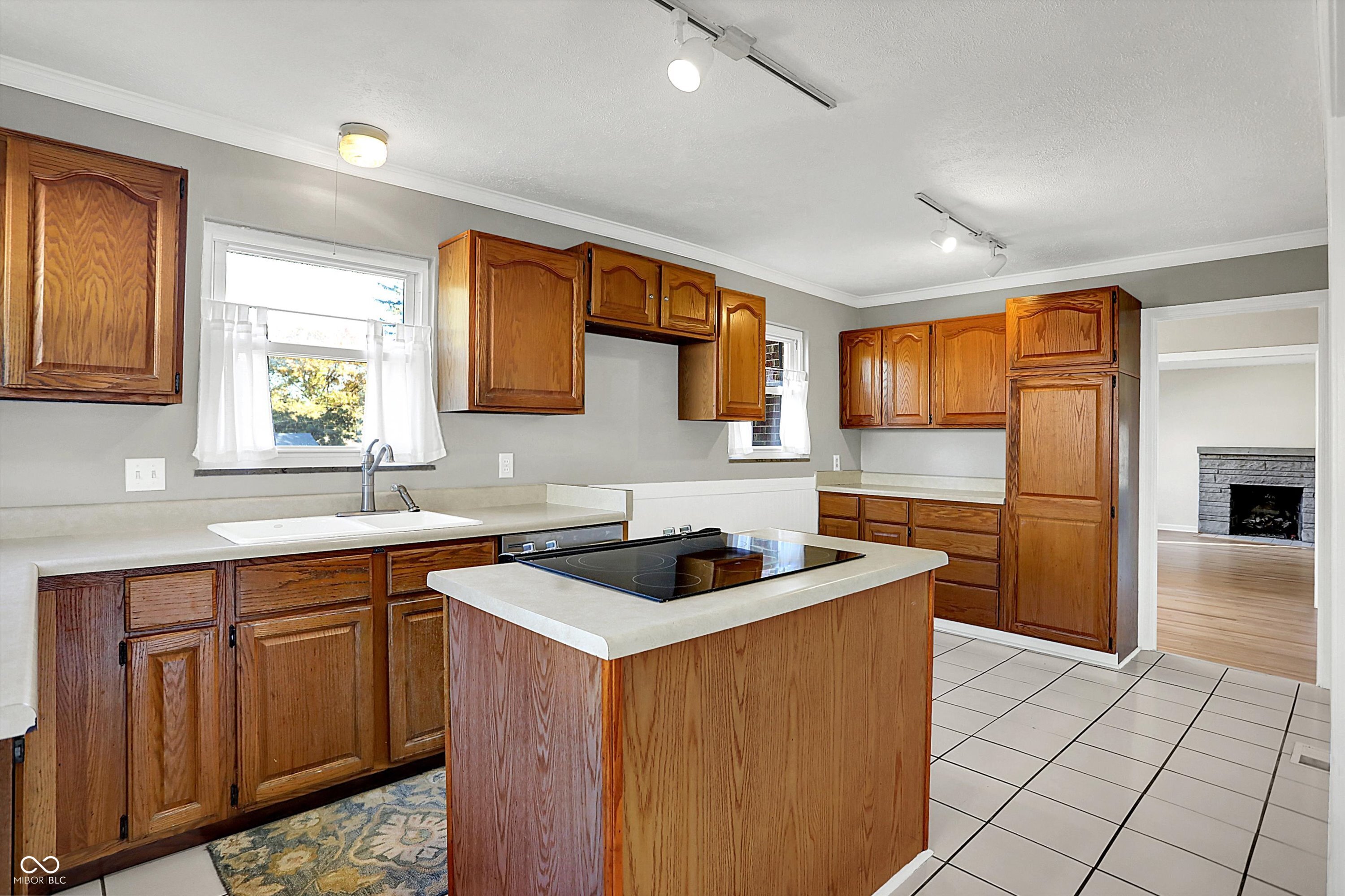 37 Maxwell Road Indianapolis, IN 46217 - Photo 12 of 42 Gallery Image 12