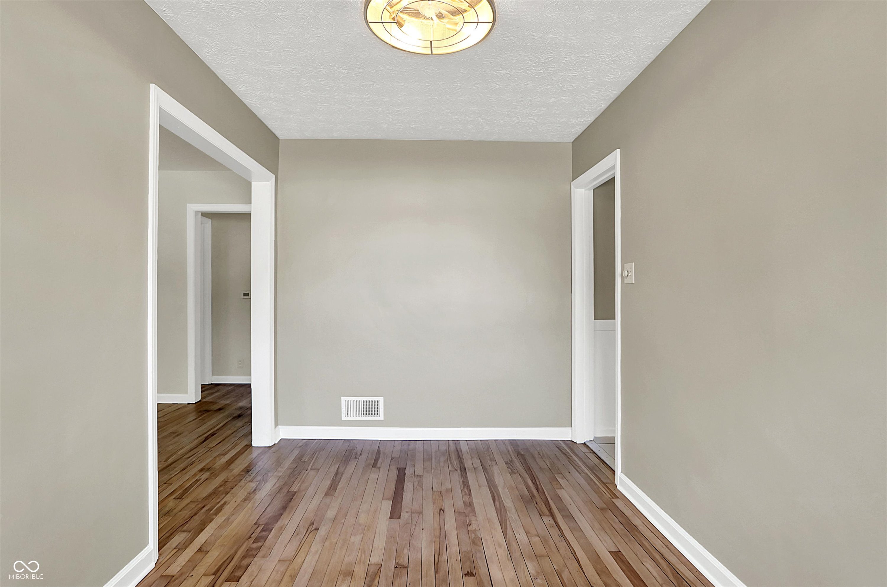 37 Maxwell Road Indianapolis, IN 46217 - Photo 10 of 42 Gallery Image 10