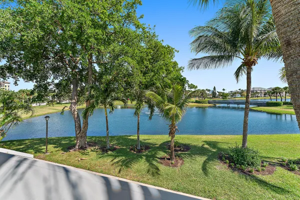 $2,300 | 353 Highway 1, Unit B8, Jupiter, FL 33477