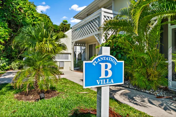 $2,300 | 353 Highway 1, Unit B8, Jupiter, FL 33477