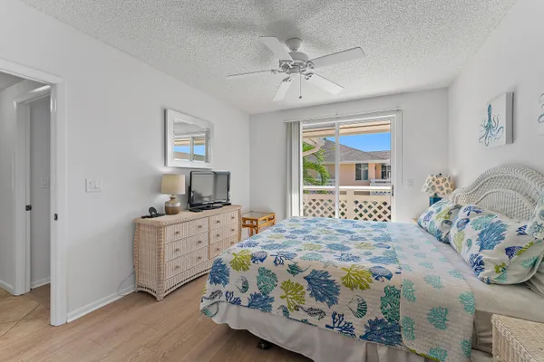 $2,300 | 353 Highway 1, Unit B8, Jupiter, FL 33477