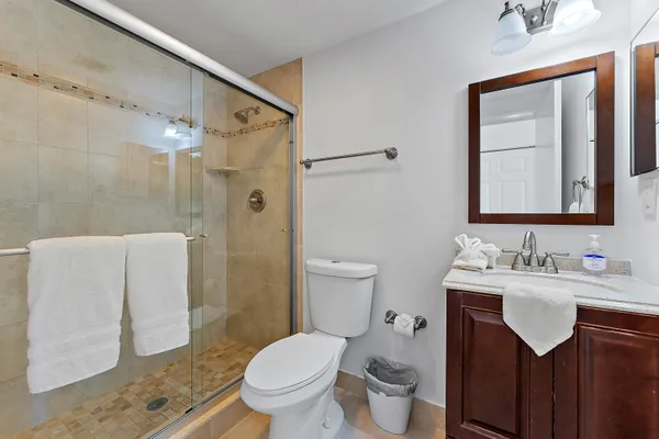 $2,300 | 353 Highway 1, Unit B8, Jupiter, FL 33477