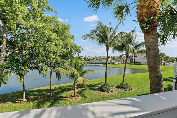 $2,300 | 353 Highway 1, Unit B8, Jupiter, FL 33477