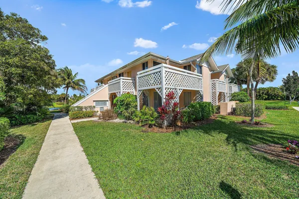 $2,300 | 353 Highway 1, Unit B8, Jupiter, FL 33477