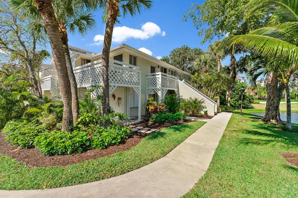 $2,300 | 353 Highway 1, Unit B8, Jupiter, FL 33477