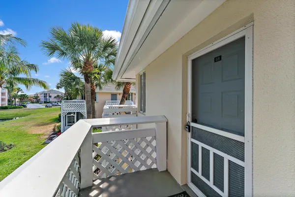 $2,300 | 353 Highway 1, Unit B8, Jupiter, FL 33477