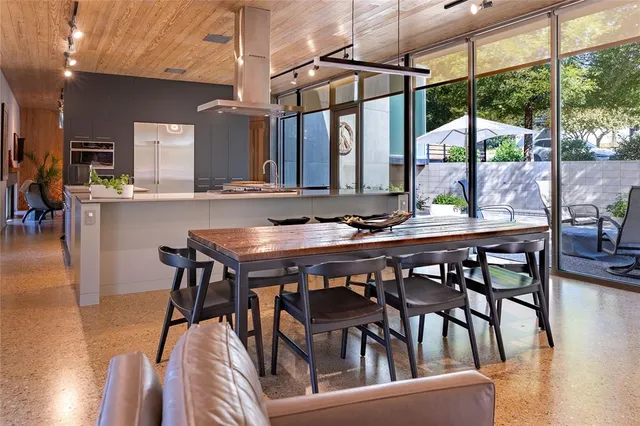 $1,395,000 | 709 Kessler Woods Trail, Dallas, TX 75208