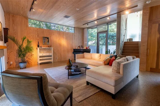 $1,395,000 | 709 Kessler Woods Trail, Dallas, TX 75208