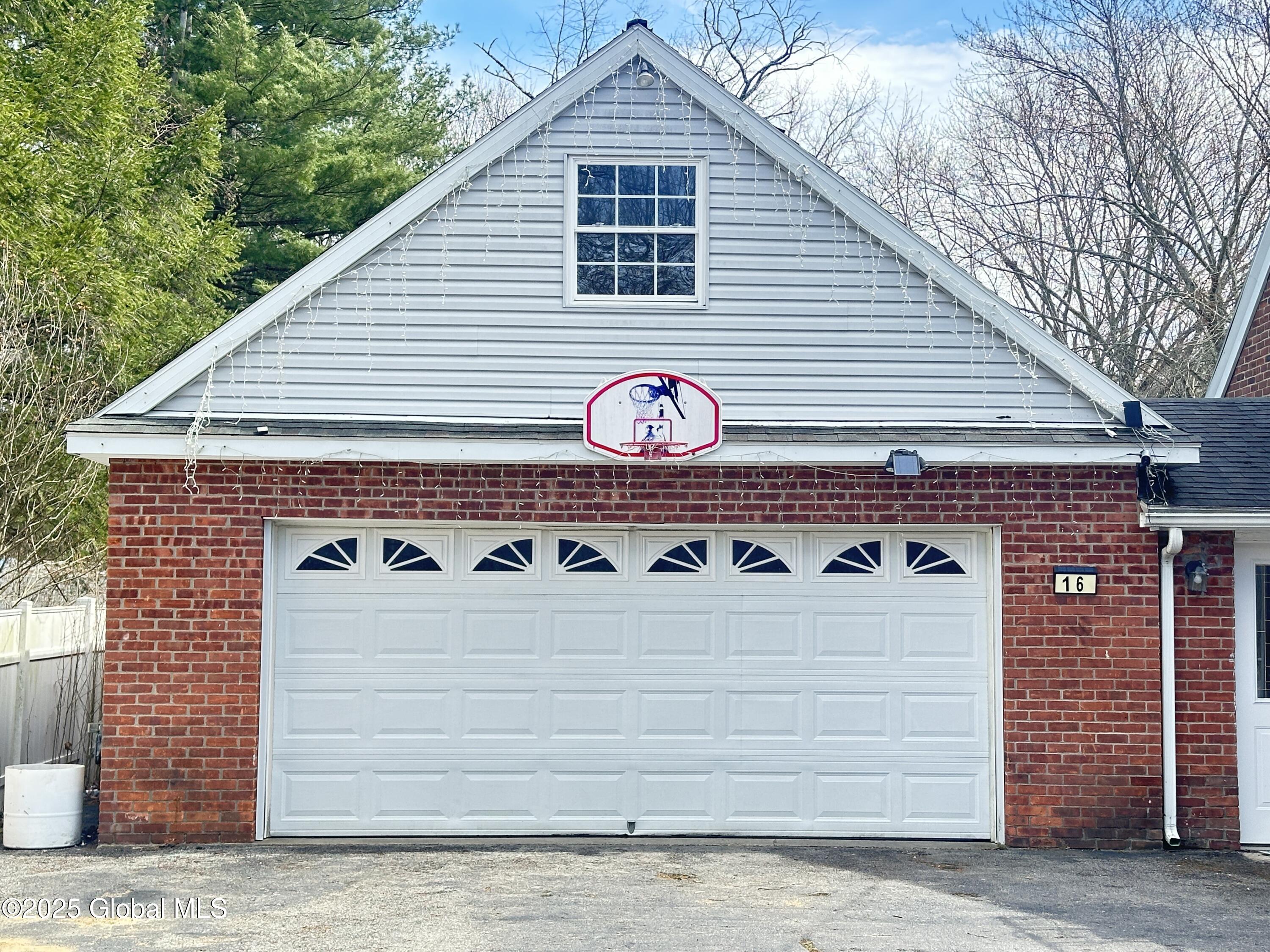16 Morris Road Colonie, NY 12304 - Photo 4 of 51 IMG_0113