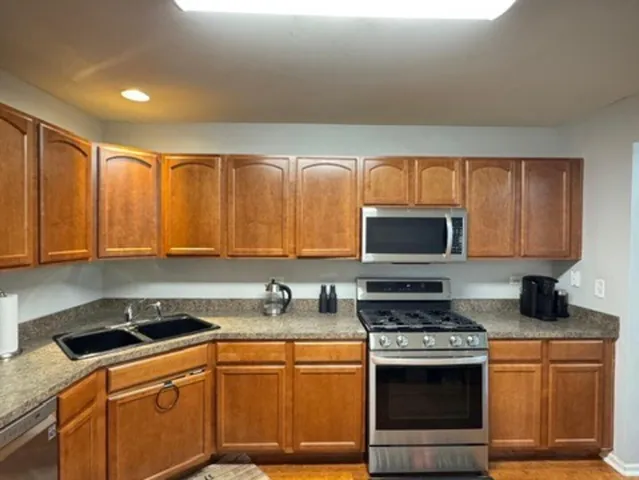 $2,450 | 9363 Rainsford Drive, Huntley, IL 60142