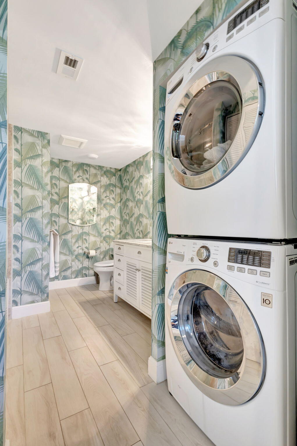 204 Mainsail Circle Jupiter, FL 33477 - Photo 31 of 60 Laundry