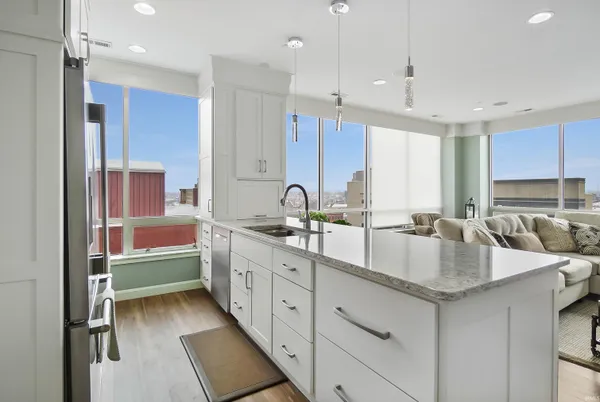 $550,000 | 203 East Berry Street, Unit 805, Fort Wayne, IN 46802