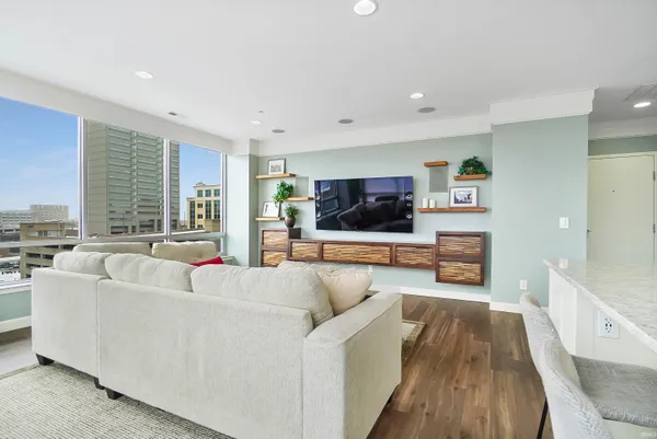 $550,000 | 203 East Berry Street, Unit 805, Fort Wayne, IN 46802