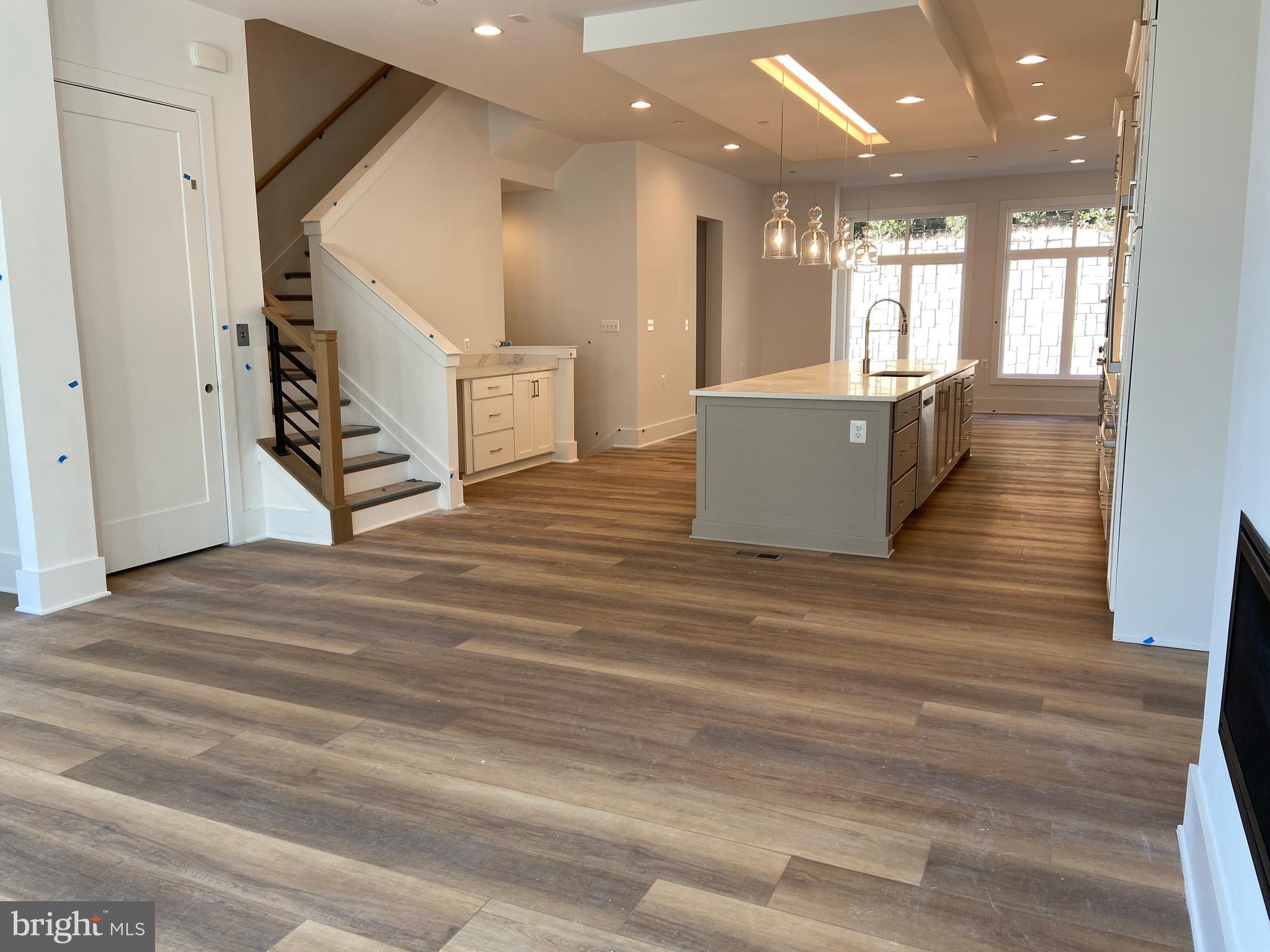 8127 River Road, Unit 5 Bethesda, MD 20817 - Photo 4 of 12 Gallery Image 4