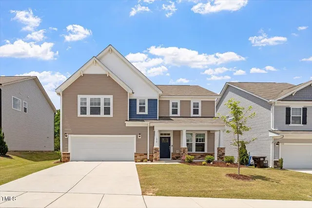 a front view of house with yard