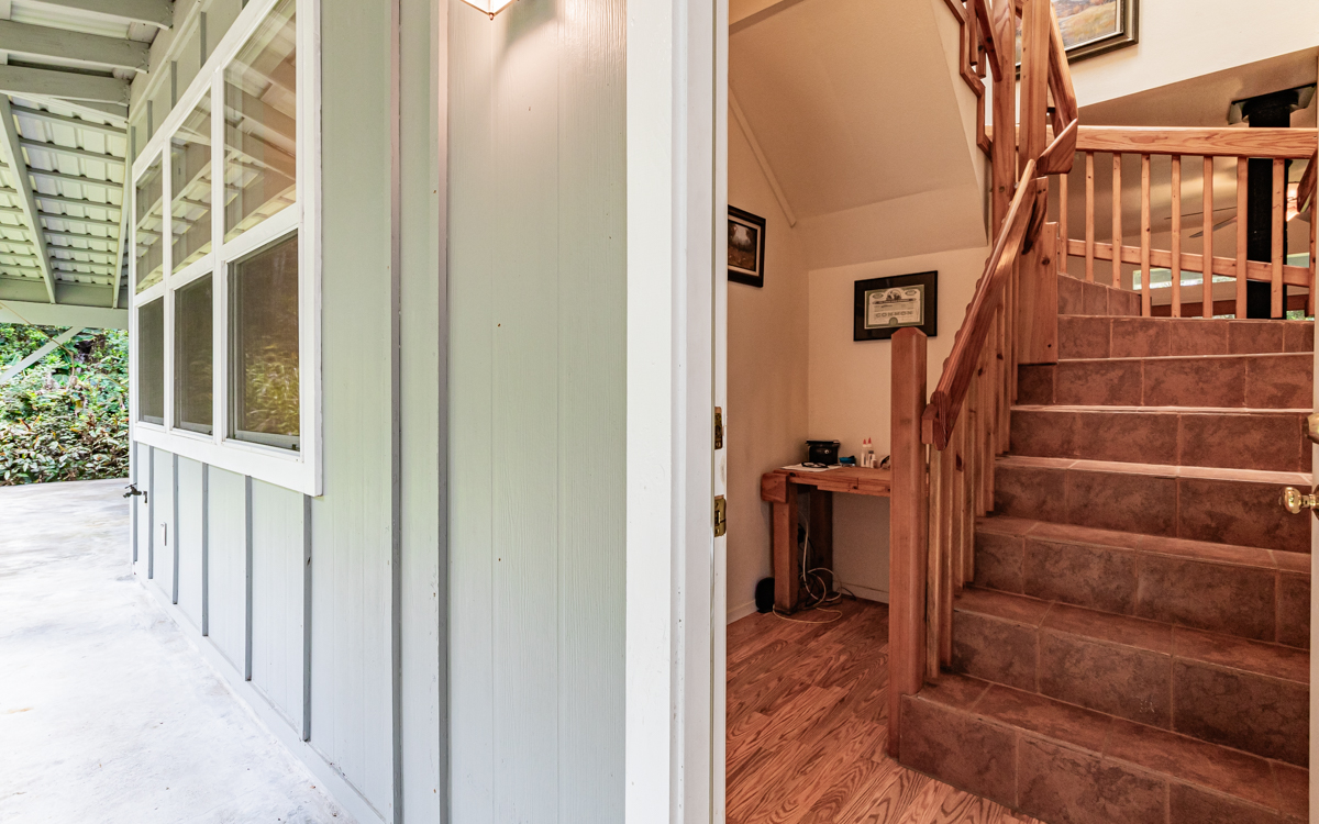 99-1846 Painiu Loop Volcano, HI 96785 - Photo 24 of 30 a view of entryway and hall with wooden floor