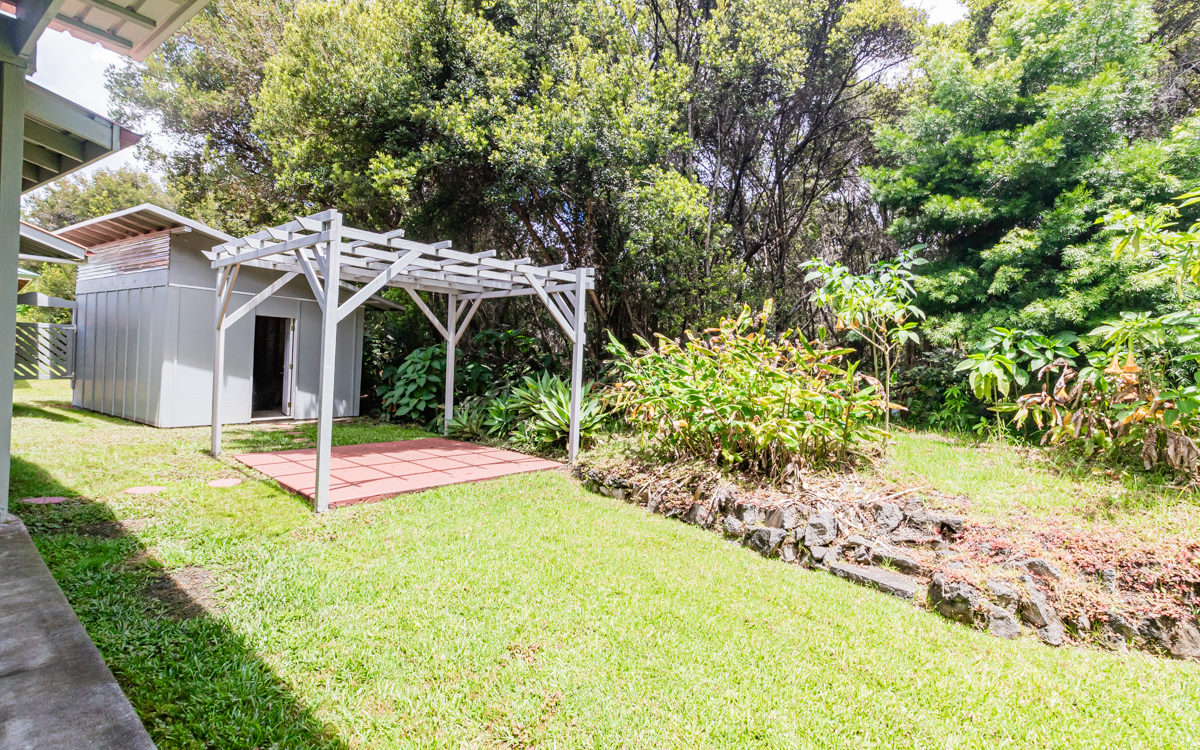 99-1846 Painiu Loop Volcano, HI 96785 - Photo 27 of 30 a view of a garden with small trees