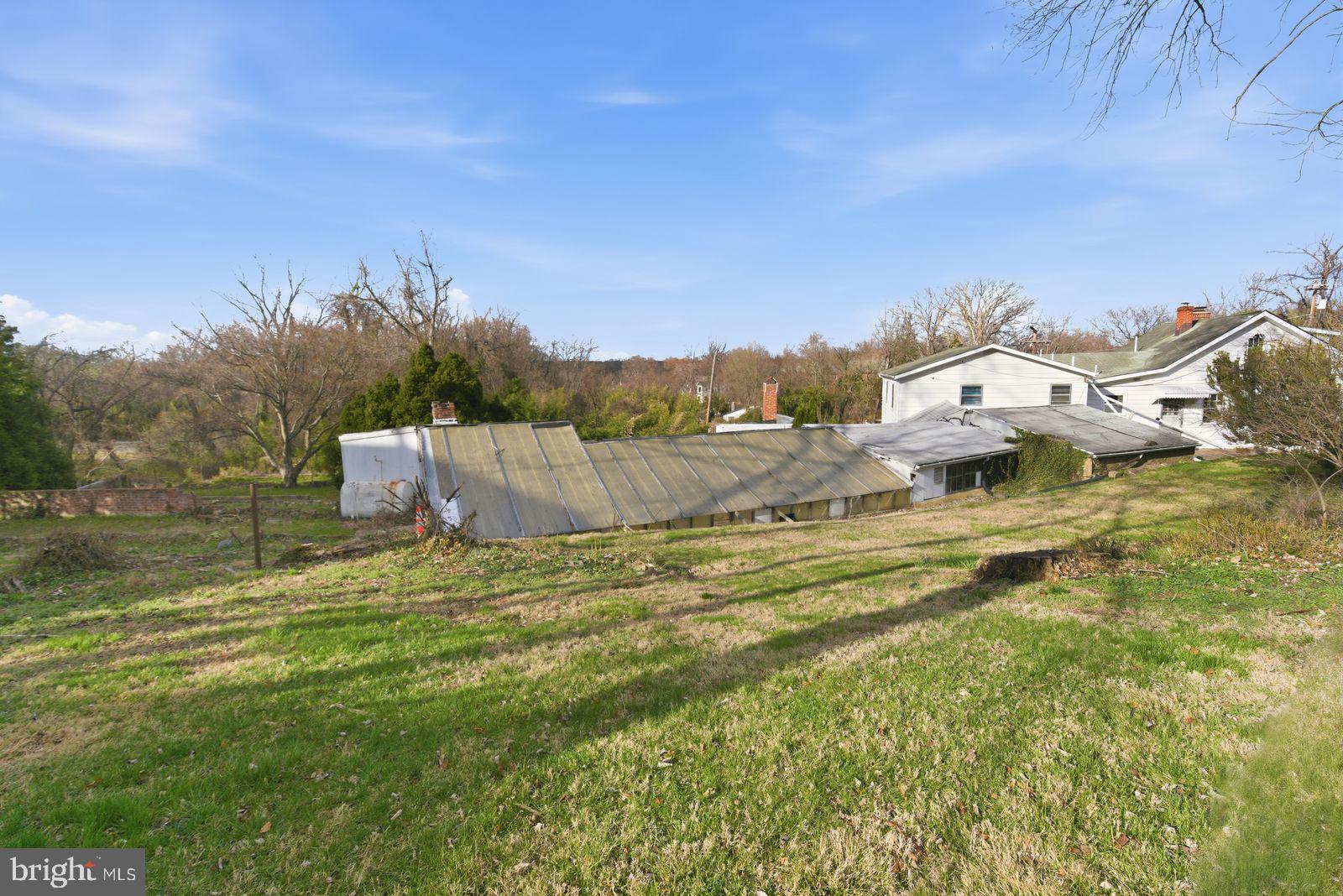 4464 North Old Glebe Road Arlington, VA 22207 - Photo 4 of 21 a view of a town with mountains in the background