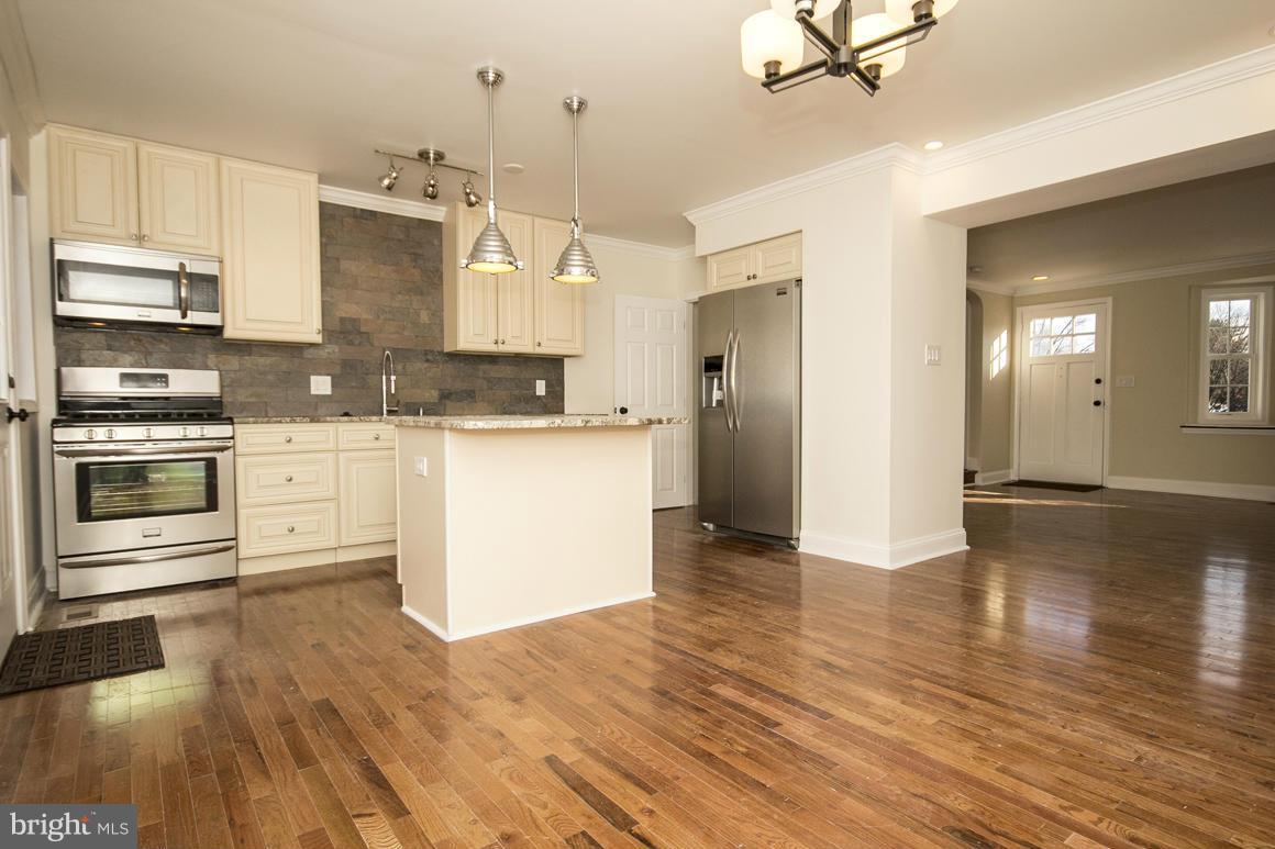 7138 Heathfield Road Baltimore, MD 21212 - Photo 3 of 27 Kitchen