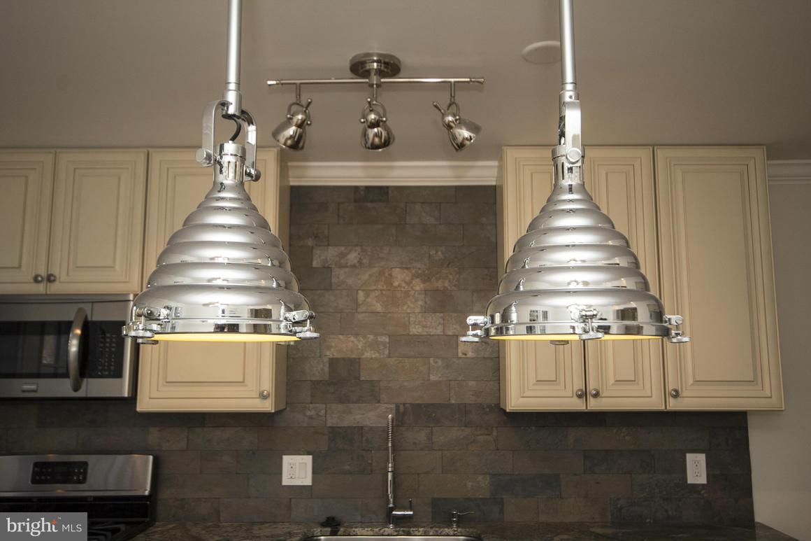 7138 Heathfield Road Baltimore, MD 21212 - Photo 8 of 27 Kitchen