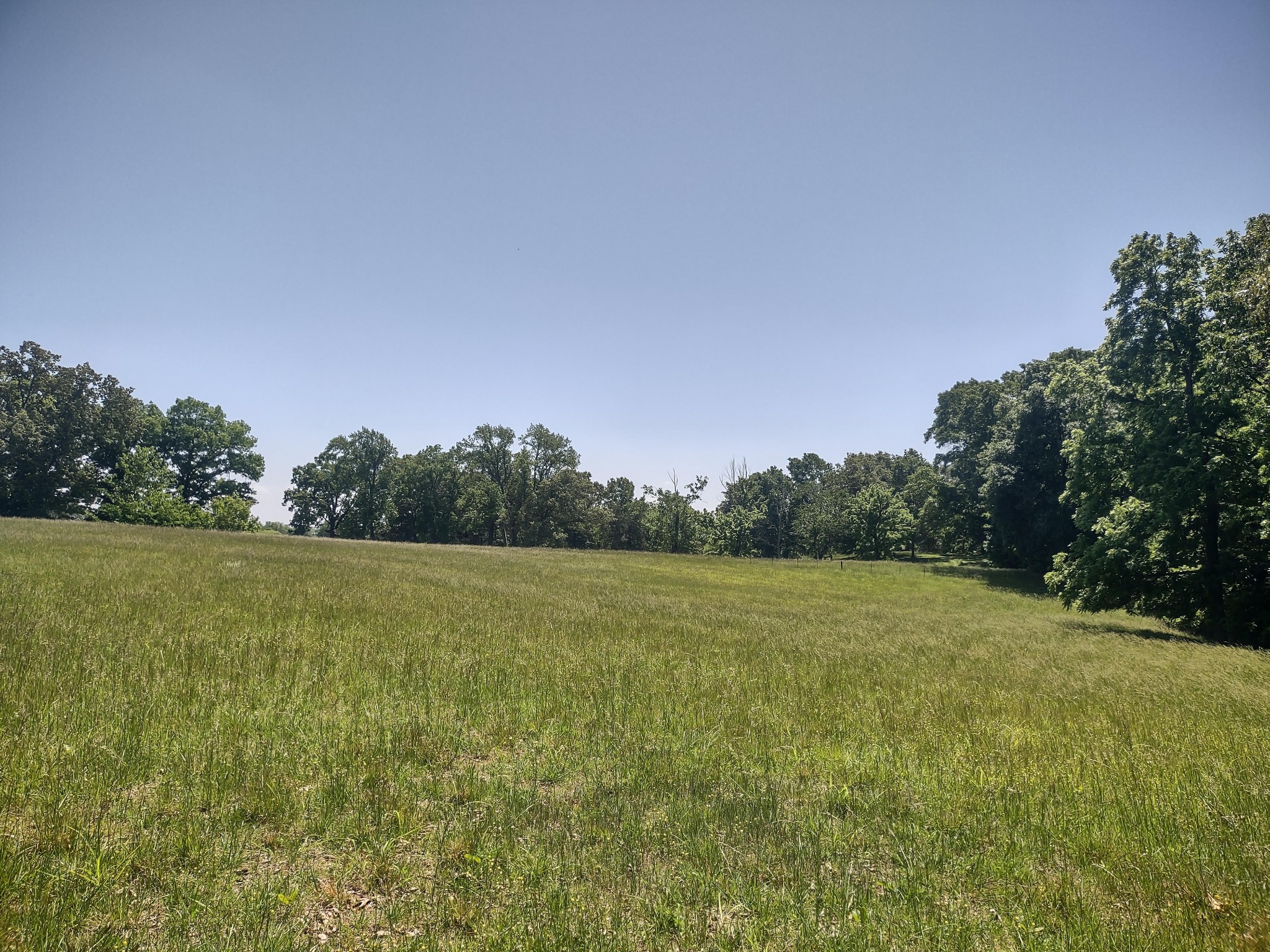 3 Valley Road Springfield, TN 37172 - Photo 6 of 26 a view of a field with an ocean