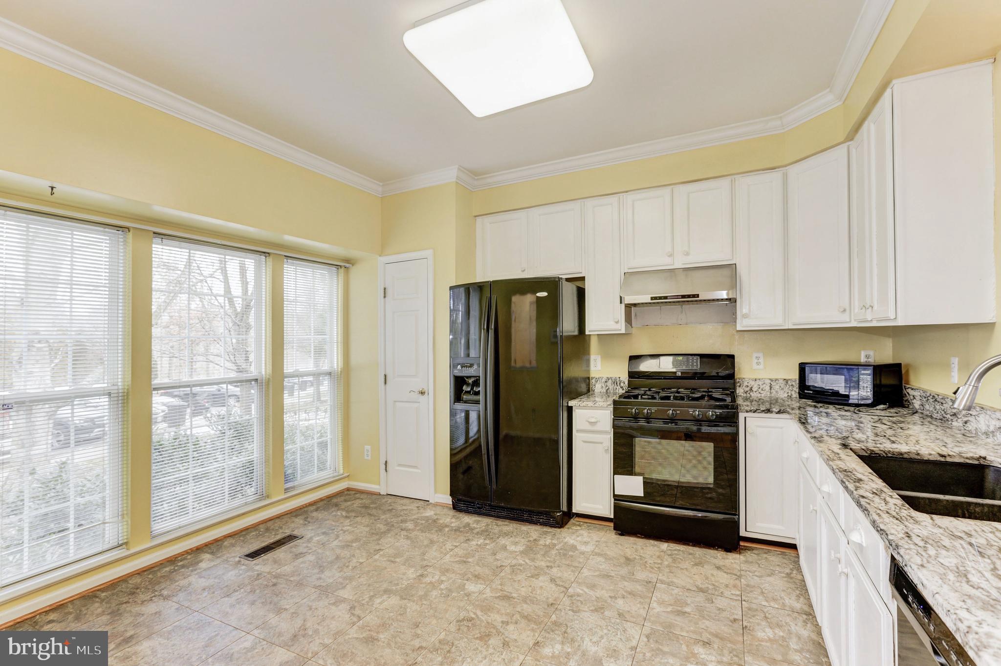 14367 Cedar Ky Landing Centreville, VA 20121 - Photo 8 of 52