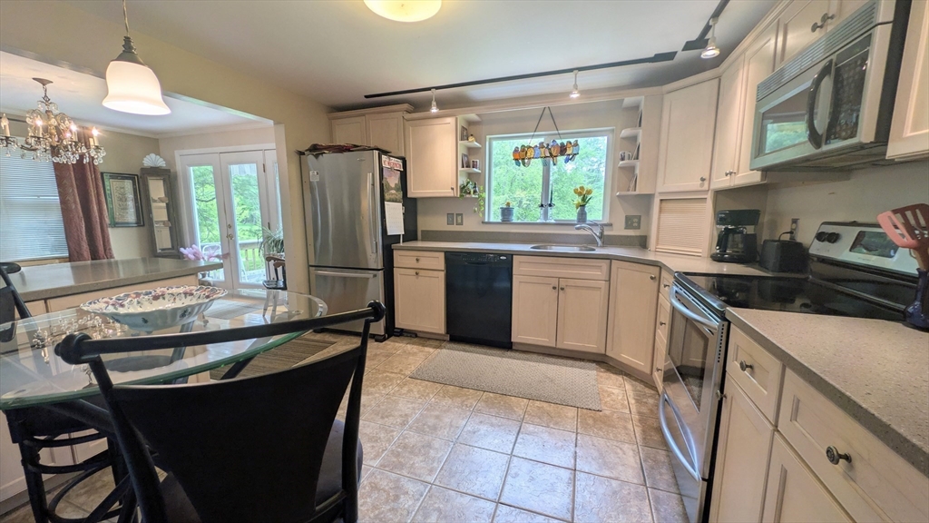 156 Center Bridge Road Lancaster, MA 01523 - Photo 7 of 22