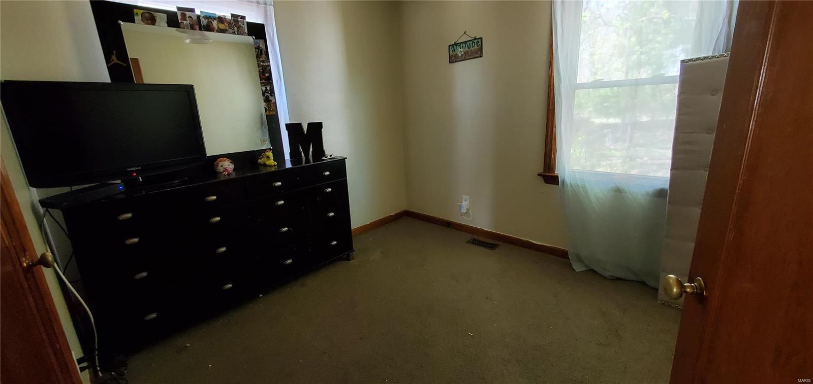 355 Derhake Road Florissant, MO 63031 - Photo 8 of 14 Gallery Image 8
