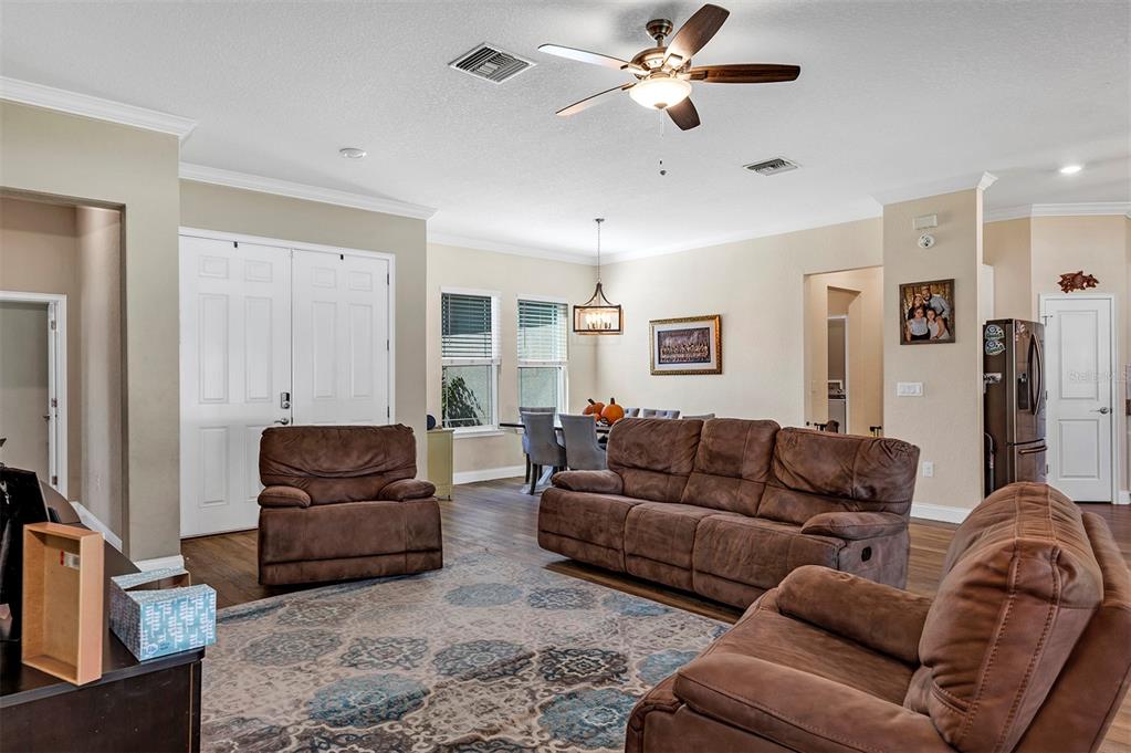 340 Ruth Jennings Drive DeBary, FL 32713 - Photo 6 of 31