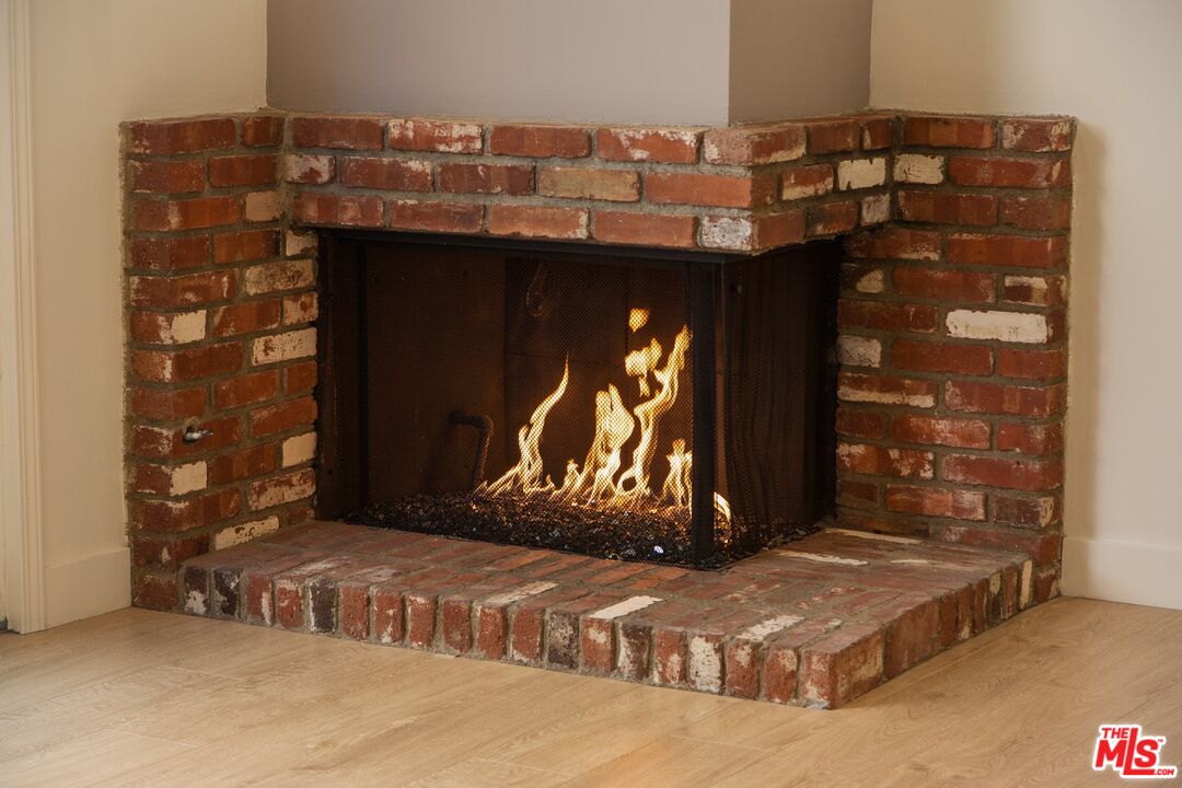 508 North Kings Road, Unit 2 West Hollywood, CA 90048 - Photo 14 of 15 a view of a fireplace