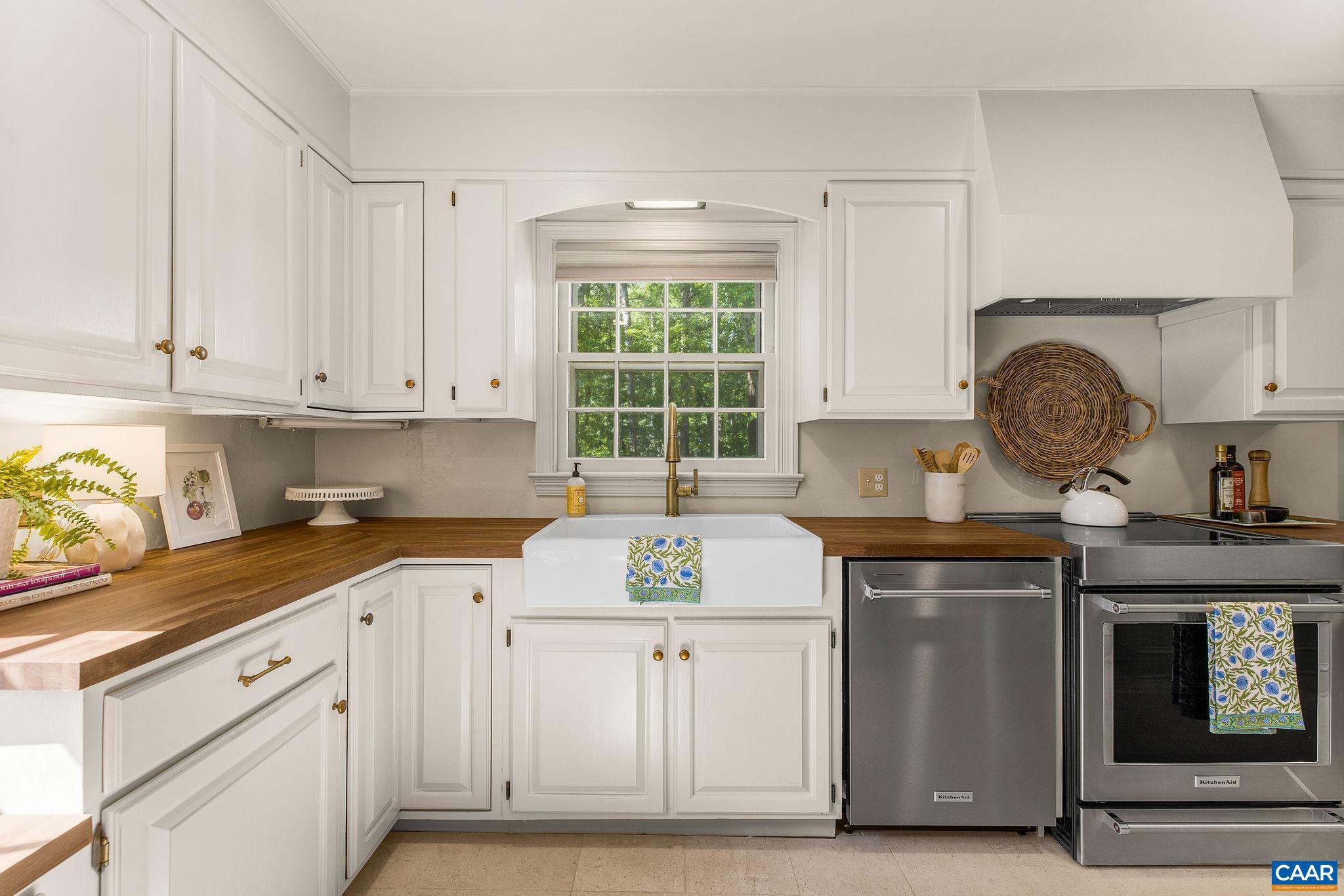 102 Meadowbrook Court Charlottesville, VA 22901 - Photo 13 of 45