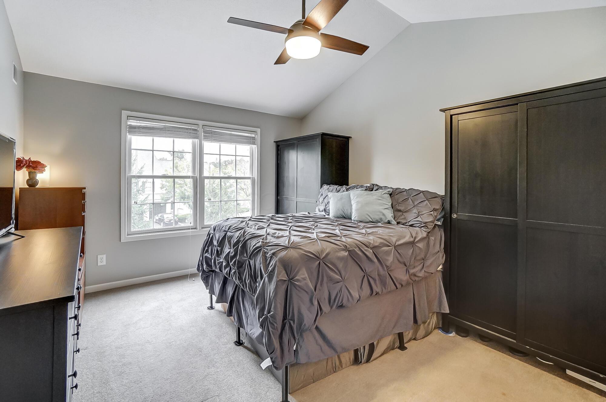 1220 Shagbark Road, Unit 24 Columbus, OH 43230 - Photo 19 of 35 Owner suite